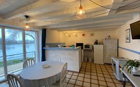 Maison du pêcheur , située sur les bords de la Loire dans un lieu calme et paisible.